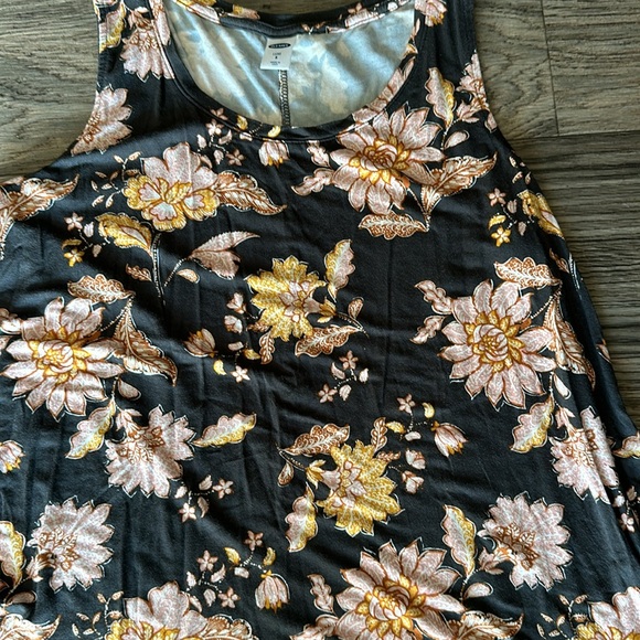 Old Navy Floral Scoop Top Size Small - Picture 2 of 8